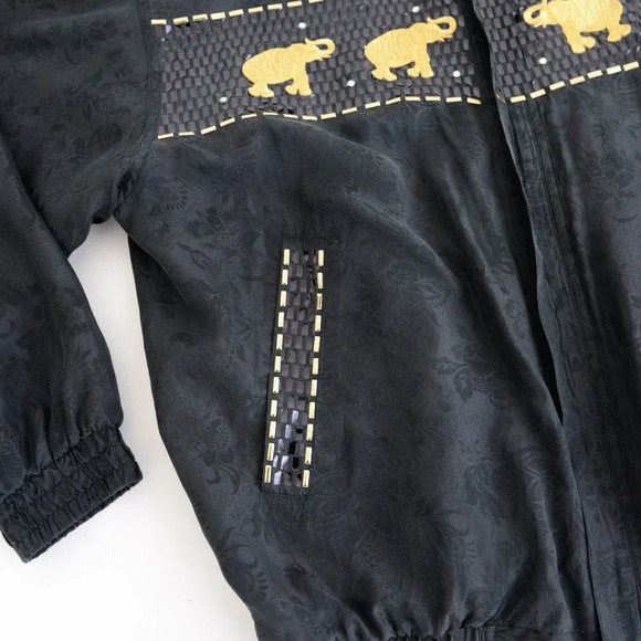 Vintage  Shiy Black with Gold Elephant 100% Silk Jacket Med - Picture 8 of 12